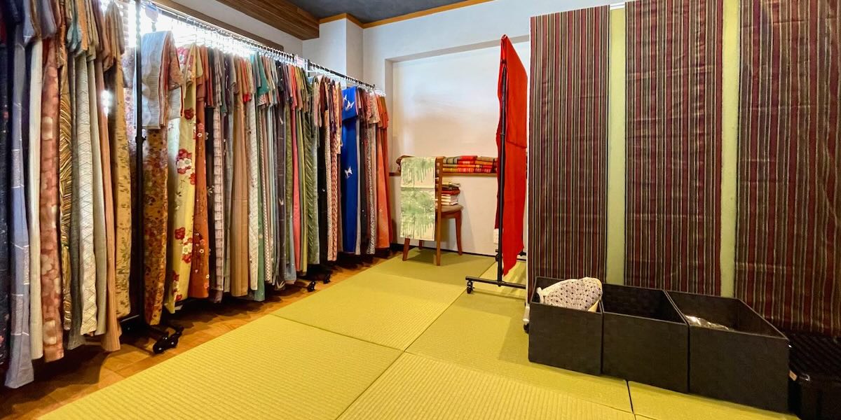 伊香保温泉 着物の日 ショップ店内