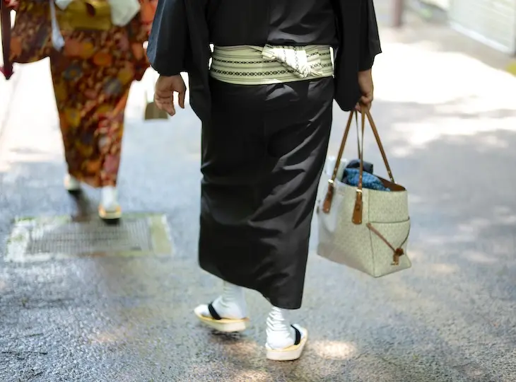 伊香保温泉 着物の日：粋な男着物と角帯のバックスタイル
